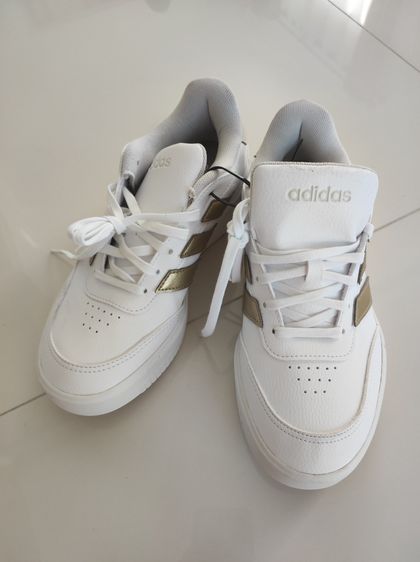 รองเท้า adidas ใหม่