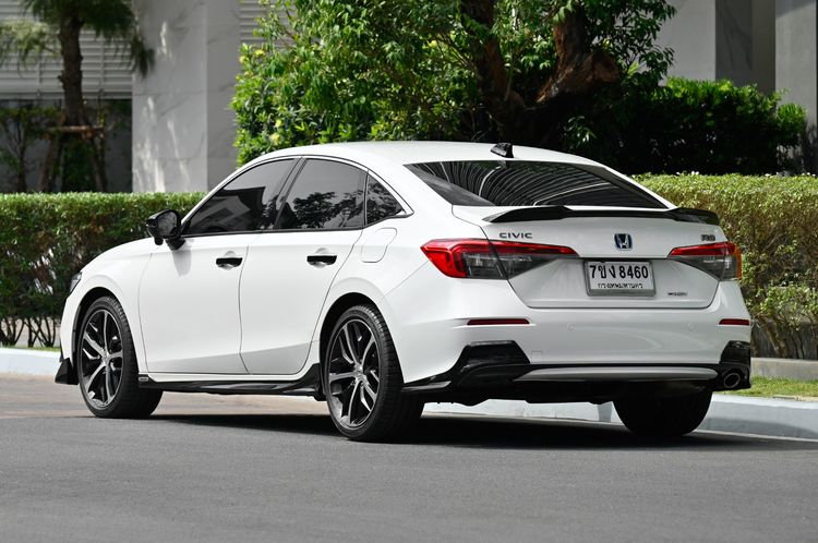 Honda Civic 2022 2.0 eHEV RS Sedan ไฮบริด ไม่ติดแก๊ส เกียร์อัตโนมัติ ขาว รูปที่ 3