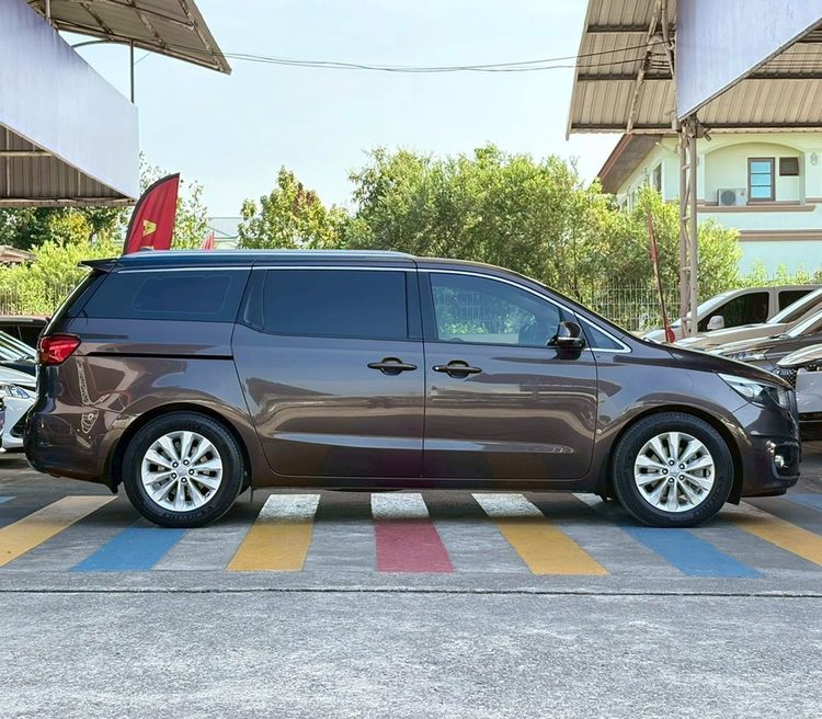 Kia Grand Carnival 2017 2.2 EX Utility-car ดีเซล ไม่ติดแก๊ส เกียร์อัตโนมัติ น้ำตาล รูปที่ 2