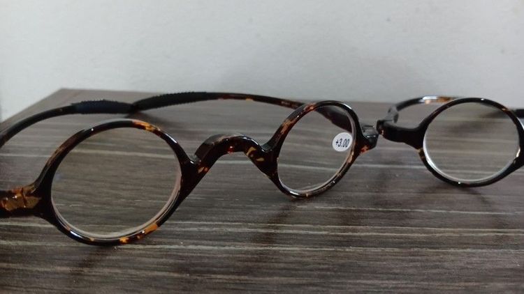 แว่นสายตา รูปที่ 2