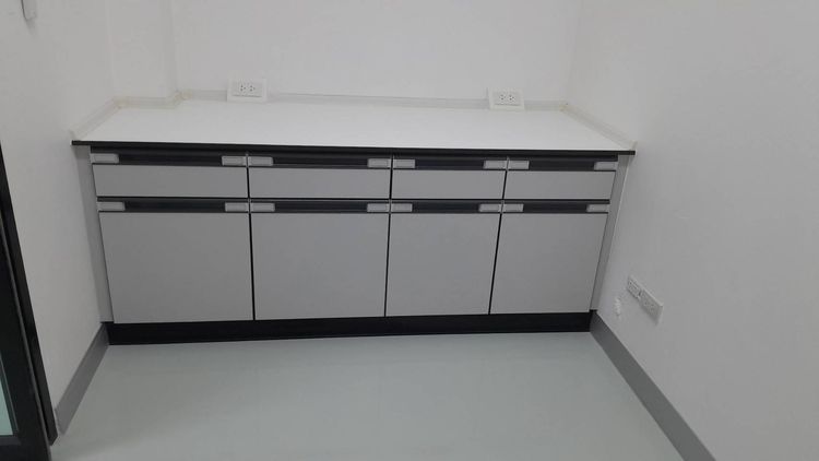 ห้องแลป เฟอร์นิเจอร์ห้องแลป โต๊ะกลาง โต๊ะติดผนัง ตู้แขวนลอย รูปที่ 2