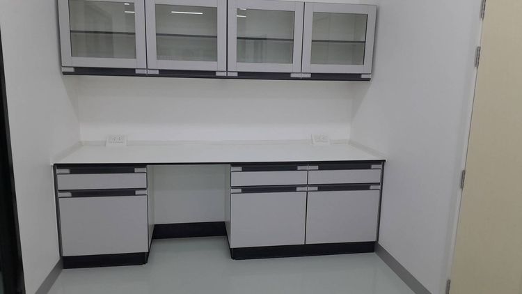 ห้องแลป เฟอร์นิเจอร์ห้องแลป โต๊ะกลาง โต๊ะติดผนัง ตู้แขวนลอย รูปที่ 4
