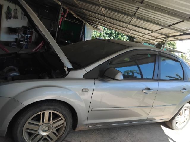 Ford Focus 2003 1.8 Finesse Sedan เบนซิน เกียร์อัตโนมัติ บรอนซ์เงิน รูปที่ 3