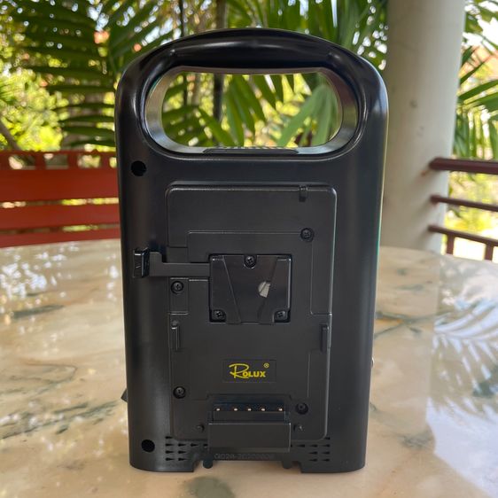 V-Mount Battery and Charger รูปที่ 6