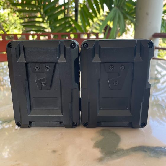 V-Mount Battery and Charger รูปที่ 3