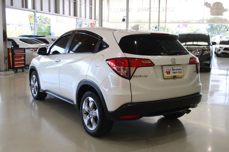Honda HR-V 2015 1.8 E Sedan เบนซิน ไม่ติดแก๊ส เกียร์อัตโนมัติ ขาว รูปที่ 4