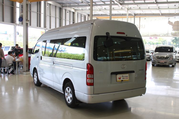 Toyota Commuter 2010 2.5 Van ดีเซล ไม่ติดแก๊ส เกียร์ธรรมดา บรอนซ์เงิน รูปที่ 4