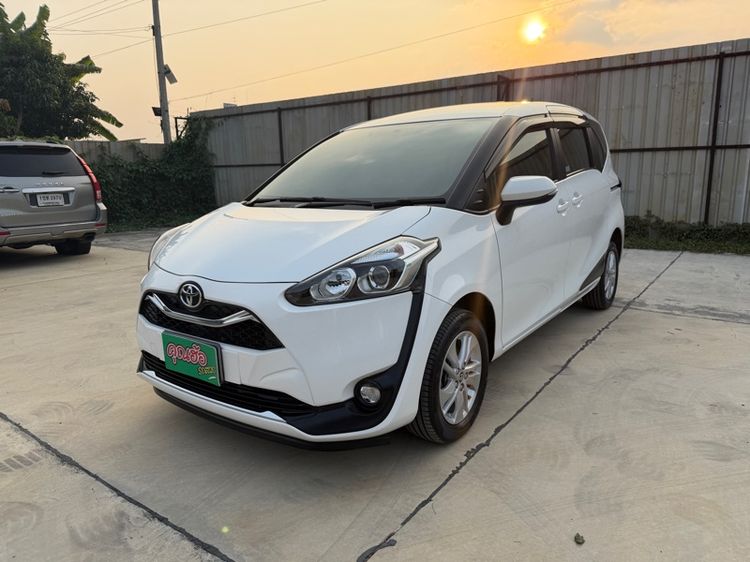 Toyota Sienta 2022 1.5 G Van เบนซิน เกียร์อัตโนมัติ ขาว