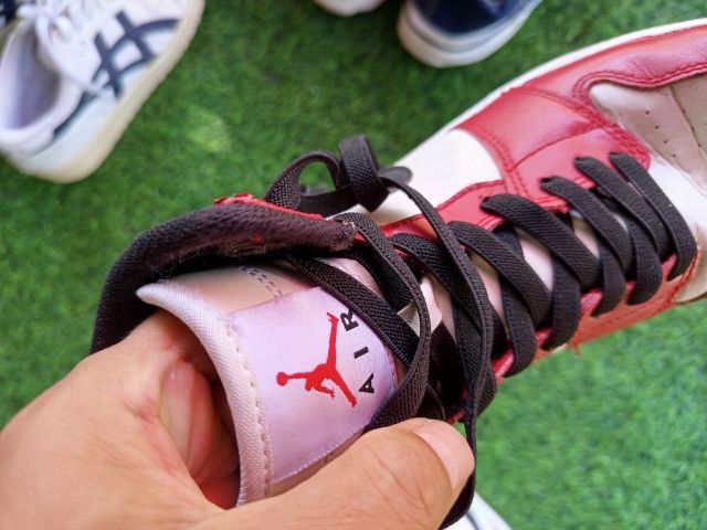Air Jordan 1 Retro High "Chicago" (2013) รูปที่ 6