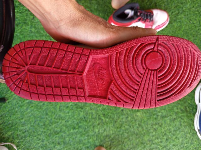 Air Jordan 1 Retro High "Chicago" (2013) รูปที่ 9