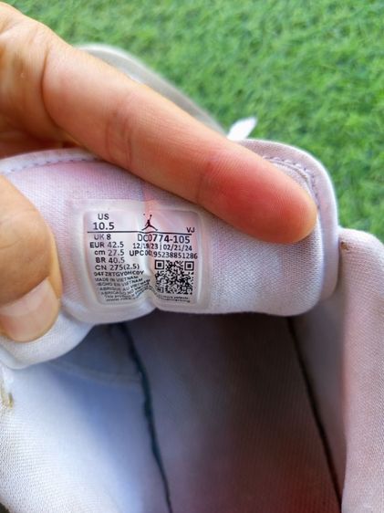 Nike Air Jordan 1 Low (Women's) รูปที่ 5