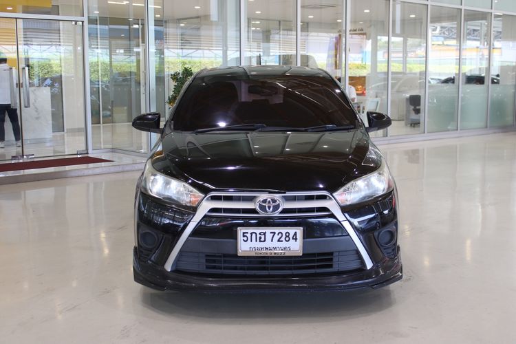 รถ Toyota Yaris 1.2 E สี ดำ