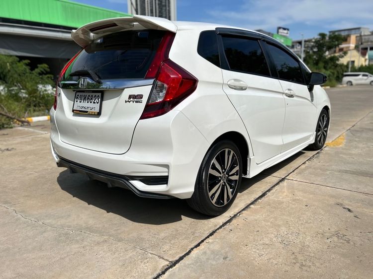 Honda Jazz 2017 1.5 RS i-VTEC Sedan เบนซิน ไม่ติดแก๊ส เกียร์อัตโนมัติ ขาว รูปที่ 3