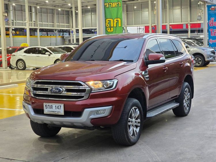 รถ Ford Everest 2.2 Titanium สี แดง