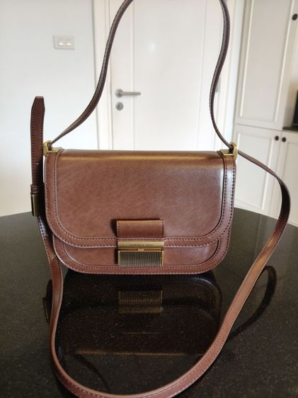 กระเป๋าสะพายCharesKeith