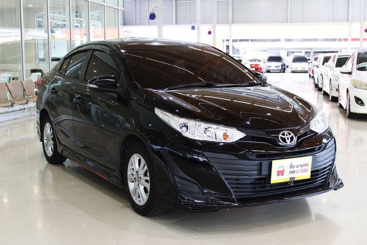 Toyota Yaris ATIV 2019 1.2 E Sedan เบนซิน ไม่ติดแก๊ส เกียร์อัตโนมัติ ดำ รูปที่ 4