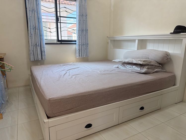 เตียง koncept สีขาว