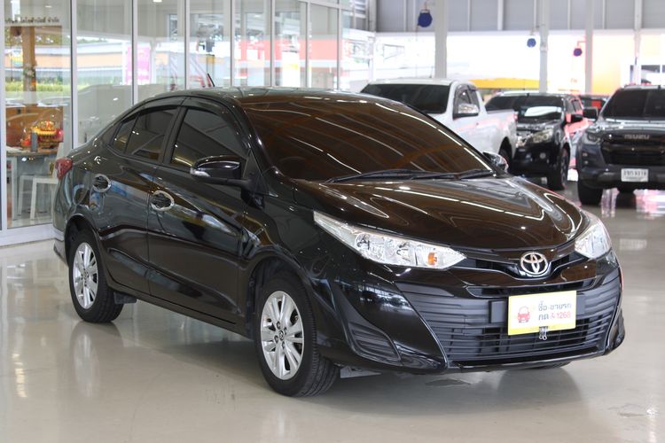 Toyota Yaris ATIV 2019 1.2 E Sedan เบนซิน ไม่ติดแก๊ส เกียร์อัตโนมัติ ดำ รูปที่ 2