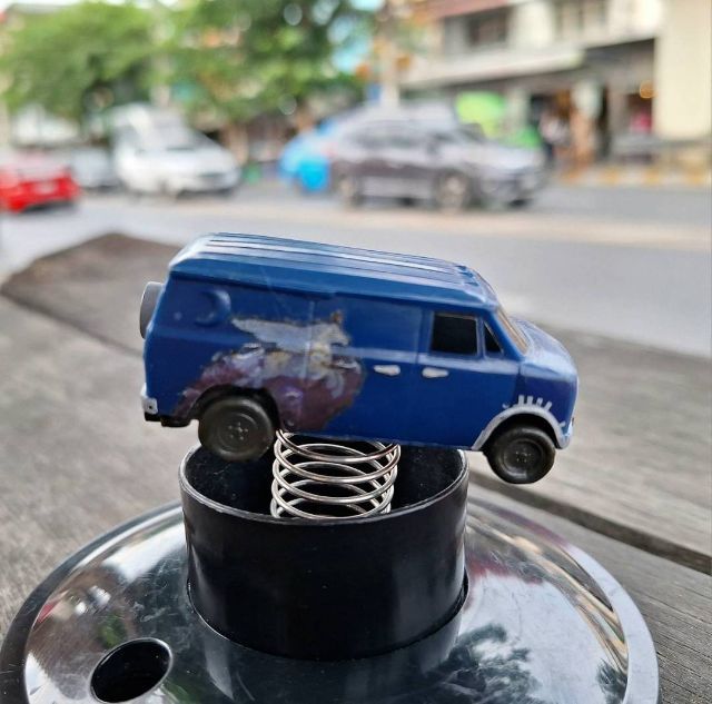 Model
Unicorn-Adorned Van
in Pixar
(VANICORN) รูปที่ 3