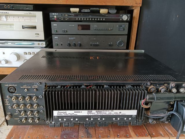 ขาย รีซีฟเวอร์ซันซุย 5000 Aเสียงดีเป็นที่รู้จักกันในตระกูลของเครื่องเสียง am และ FM ใช้งานไม่ได้ครับ ใช้เป็นแอมป์ขยายเสียงดีครับ รูปที่ 5