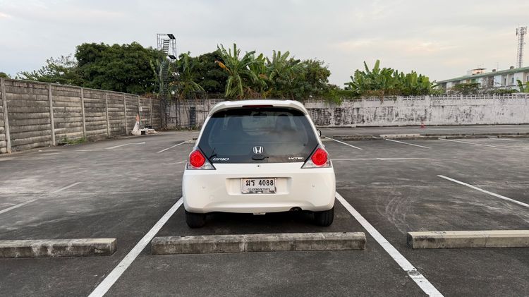 Honda Brio 2012 1.2 V Sedan เบนซิน ไม่ติดแก๊ส เกียร์อัตโนมัติ ขาว รูปที่ 3