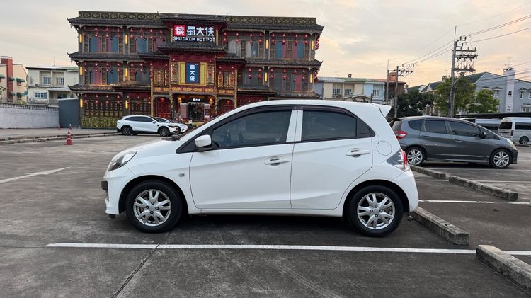 Honda Brio 2012 1.2 V Sedan เบนซิน ไม่ติดแก๊ส เกียร์อัตโนมัติ ขาว รูปที่ 2