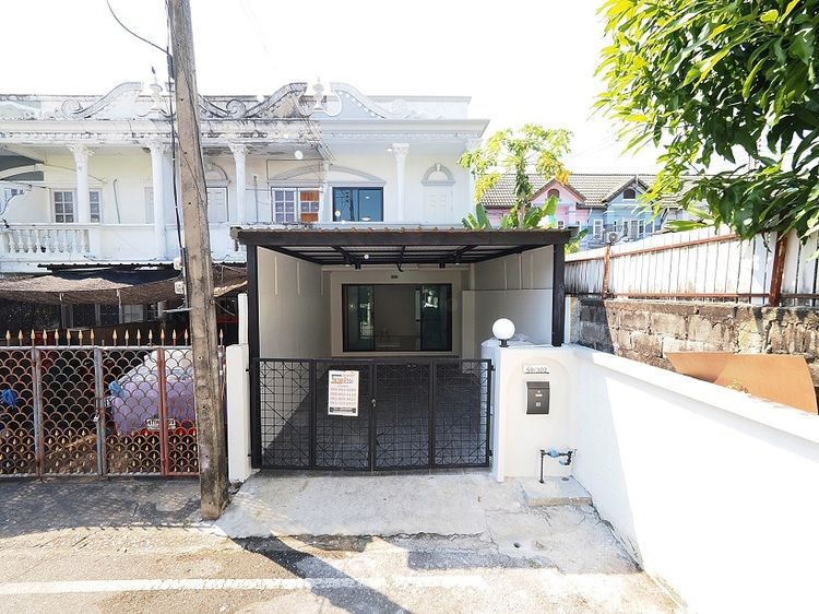 มีบางส่วน ขายทาวน์เฮ้าส์ 2 ชั้น หมู่บ้านพรร่มเย็นวิลล่า ขนาด 20 ตรว 3นอน 2น้ำ บ้านหลังริม น่าอยู่มาก พื้นที่กว้าง ฟังชั่นบ้านดีเยี่ยม พร้อมเฟอร์ รูปที่ 2