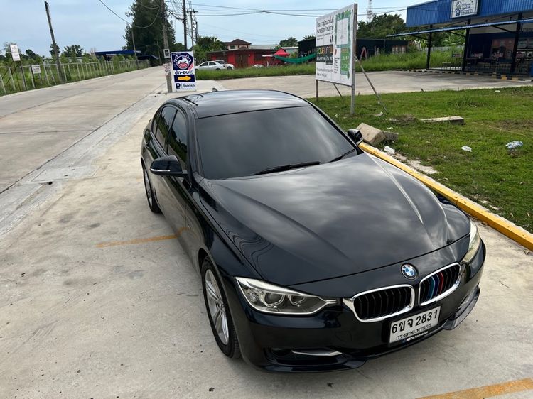 BMW Series 3 2014 320i Sedan เบนซิน ไม่ติดแก๊ส เกียร์อัตโนมัติ ดำ รูปที่ 2