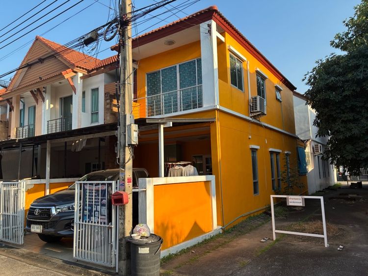 ขายทาวน์โฮม 2 ชั้น บ้านพร้อมอยู่