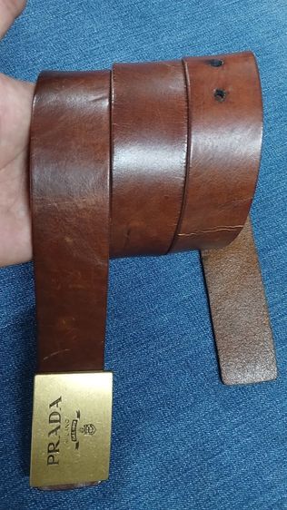 เข็มขัดหนังแท้ PRADA เอว 32 ถึง 40 กว้าง 1.4 ยาวรวมหัว 43.5 หัวสวย หนังสวย มีรอยตามใช้  รูปที่ 2