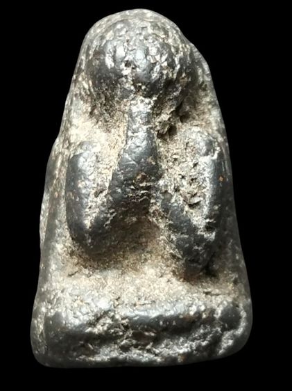 พระปิดตาลงรักครับ