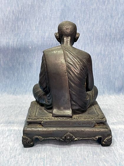 พระบูชาหลวงปู่คร่ำ 5 นิ้ว (รุ่น 8 รอบ  ปี 2536 )   รูปที่ 2