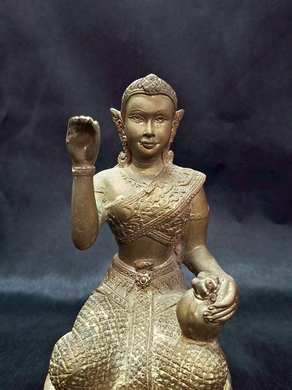 แม่นางกวัก ขนาดบูชา หลวงปู่คร่ำ วัดวังหว้า ระยอง รุ่นสร้างเจดีย์ รูปที่ 5