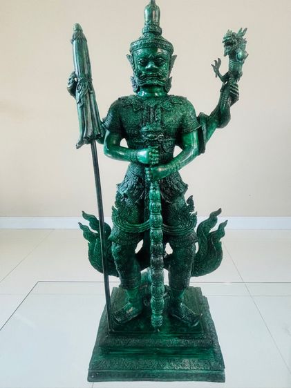 ท้าวเวสสุวรรณ ตรีพระเพลา 