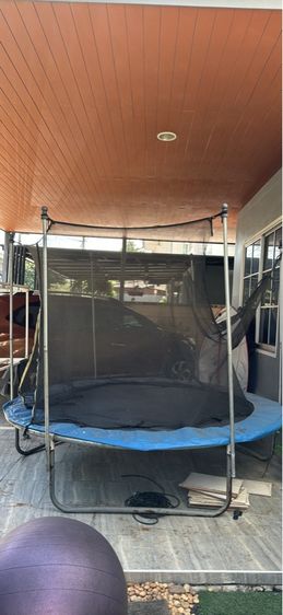 แทรมโพลีน