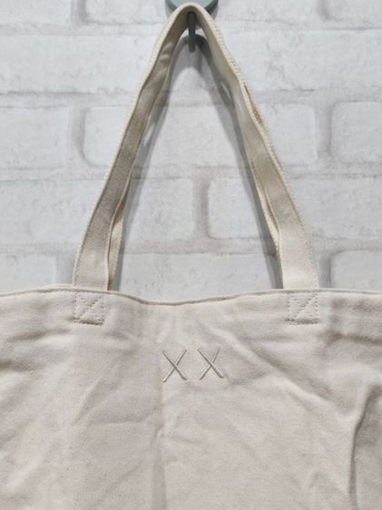 KAWS Tote Bag ผ้าแคนวาส ลาย Companion นั่ง
ของแท้ งานลิขสิทธิ์ 💯 รูปที่ 2