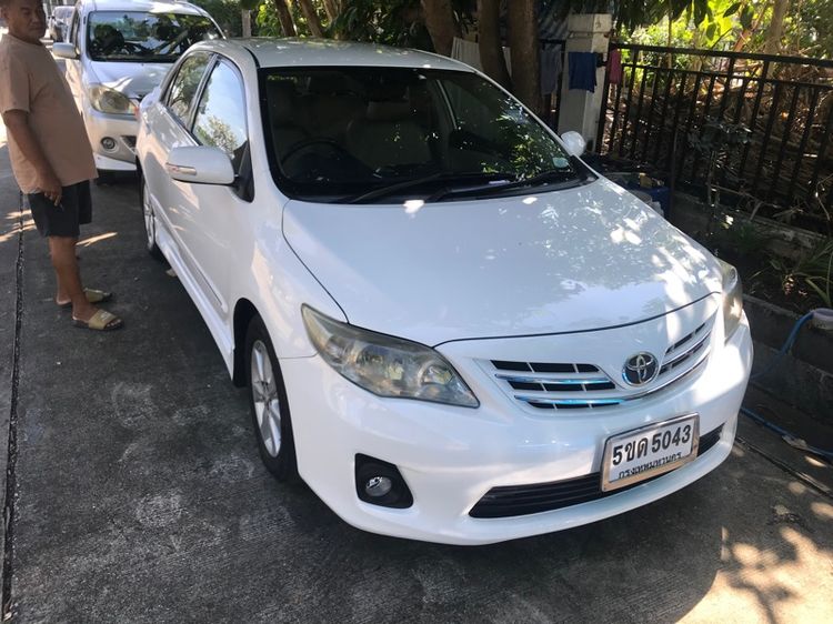 รถ Toyota Altis 1.8 E สี ขาว
