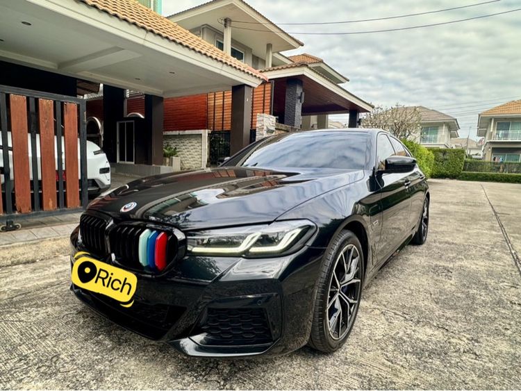 BMW Series 5 2022 530e Sedan เบนซิน ไม่ติดแก๊ส เกียร์อัตโนมัติ ดำ รูปที่ 3