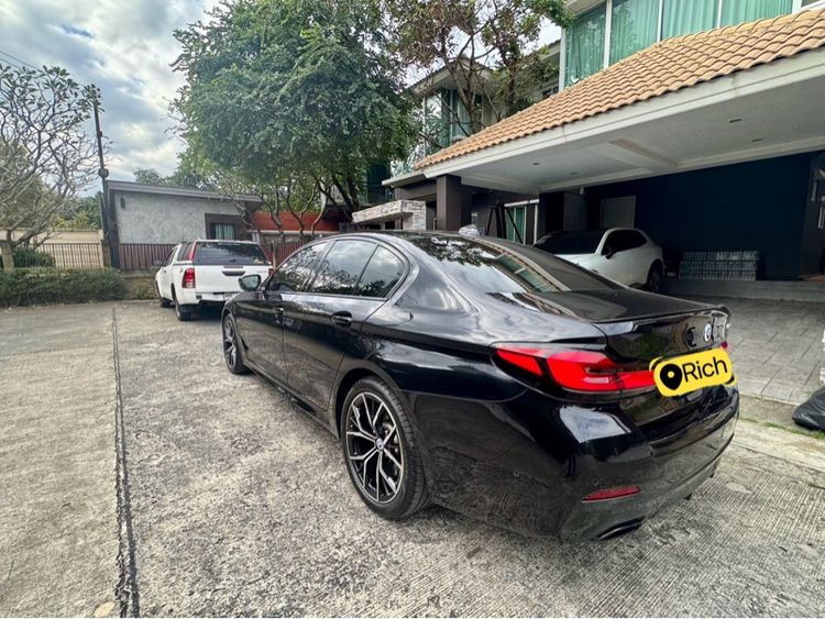 BMW Series 5 2022 530e Sedan เบนซิน ไม่ติดแก๊ส เกียร์อัตโนมัติ ดำ รูปที่ 4