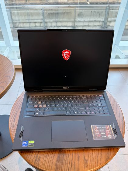 รุ่นอื่น ๆ วินโดว์ ใช่ MSI VECTOR 18 HX AI A2XW RTX 5070 Ti 12GB RAM 64GB (อัป ram และ ssd m.2 แล้ว)