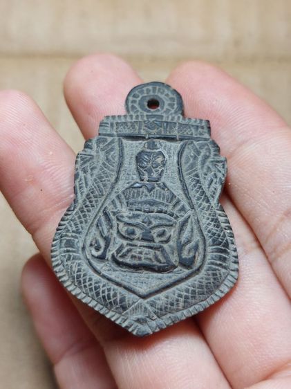 เครื่องรางกะลาตาเดียวแกะราหูหลวงพ่อน้อยวัดศรีษะทอง รูปที่ 2