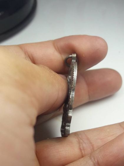 t เหรียญนั่งพานหลวงปู่ทิมวัดละหารไร่ รูปที่ 4