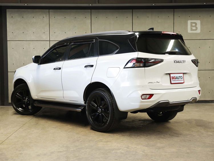 Isuzu MU-X 2023 1.9 Ultimate Phantom Collection Utility-car ดีเซล ไม่ติดแก๊ส เกียร์อัตโนมัติ ขาว รูปที่ 4