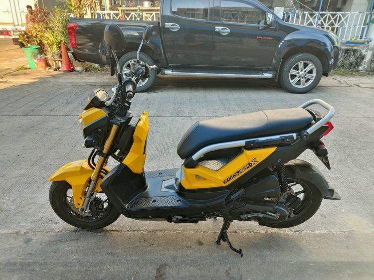 🛵ยังไงก็ขาย ZOOMER-X ปี 59(งดต่อ) เครื่องดี สีสวย สตาร์ทมือ เล่มชุดโอนครบ+เปลี่ยนถ่ายน้ำมันเครื่องฟรี ส่งฟรี30 ก.ม รูปที่ 2