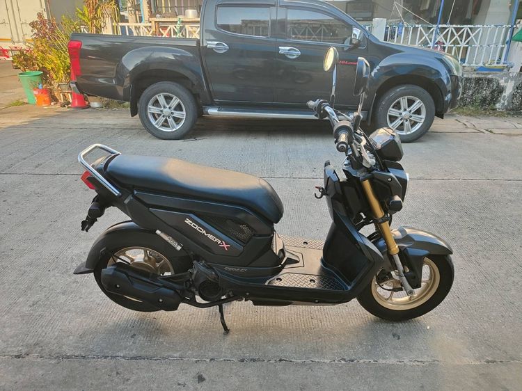 🛵ยังไงก็ขาย ZOOMER-X ปี 58 เครื่องดี สีสวย สตาร์ทมือ เล่มชุดโอนครบ+เปลี่ยนถ่ายน้ำมันเครื่องฟรี ส่งฟรี30 ก.ม รูปที่ 3