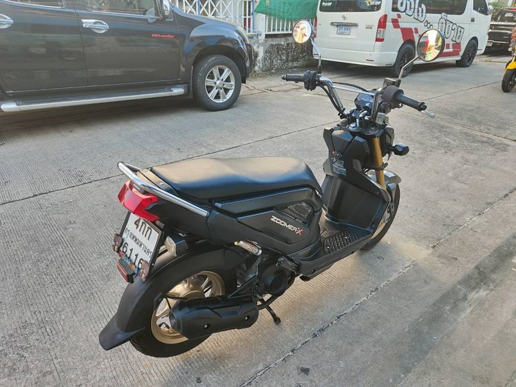 🛵ยังไงก็ขาย ZOOMER-X ปี 58 เครื่องดี สีสวย สตาร์ทมือ เล่มชุดโอนครบ+เปลี่ยนถ่ายน้ำมันเครื่องฟรี ส่งฟรี30 ก.ม รูปที่ 7