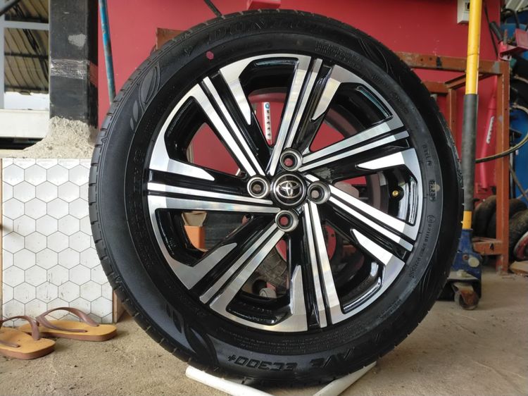 อื่นๆ อื่นๆ 16" แม็กโตโยต้า ขอบ16 ป้ายแดงสีเดิม พร้อมยางดันลอป 185 60 16 ปี23 ยางมีตุ่มหน้ายางทุกเส้น ใส่ yaris vios