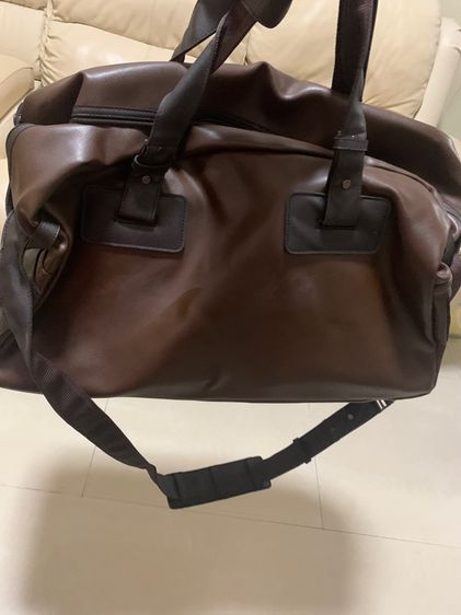 กระเป๋าเสื้อผ้า