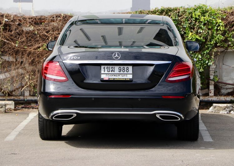 Mercedes-Benz E-Class 2016 E220 CDI Sedan ดีเซล ไม่ติดแก๊ส เกียร์อัตโนมัติ ดำ รูปที่ 4