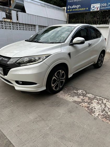 รถ Honda HR-V 1.8 E สี ขาว